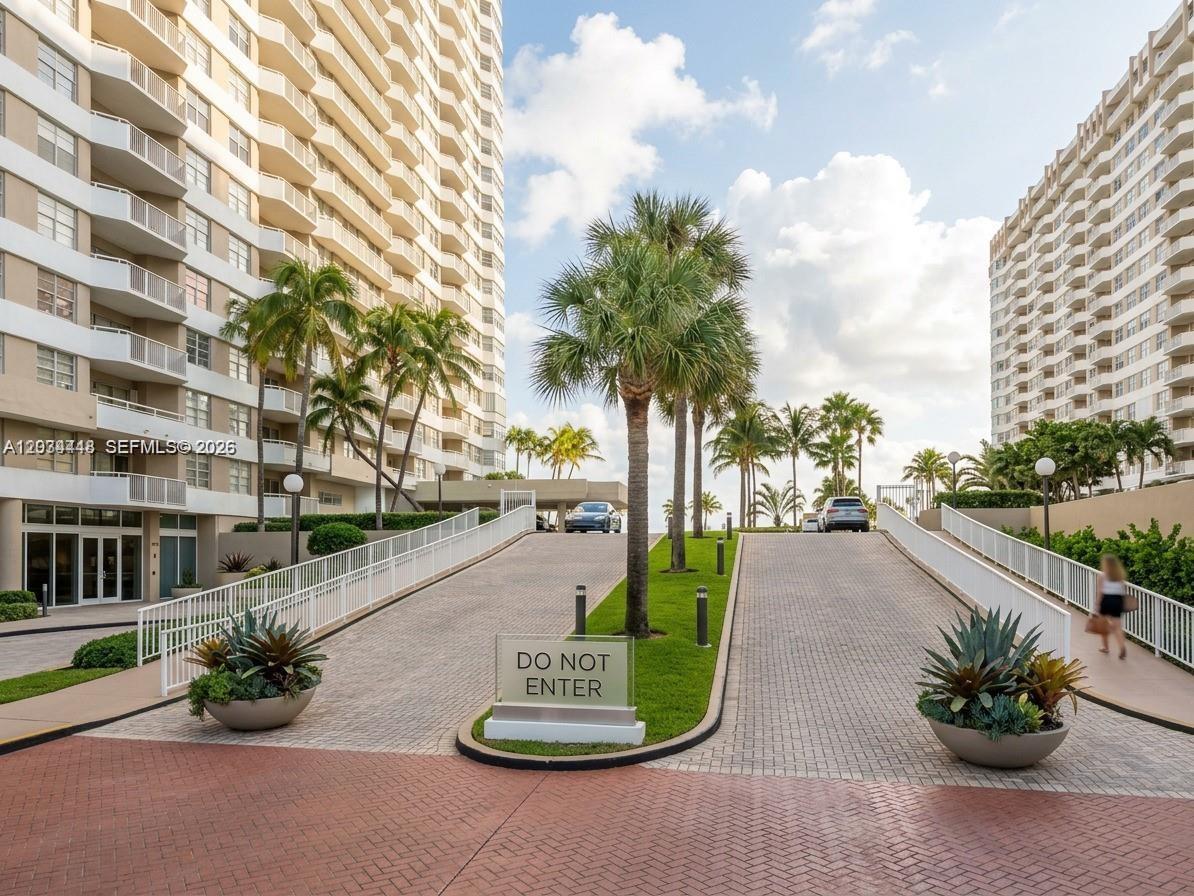 1985 S Ocean Drive 2b Property Photo 2