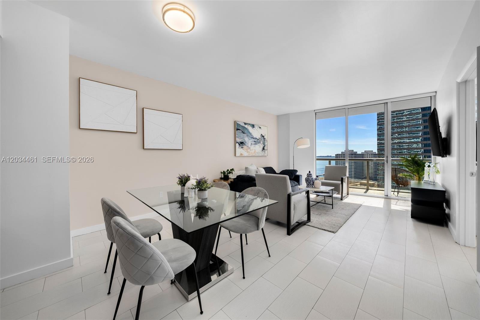 485 Brickell Avenue 1709 Property Photo 3