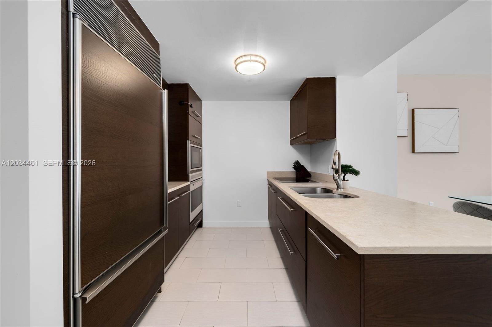 485 Brickell Avenue 1709 Property Photo 11