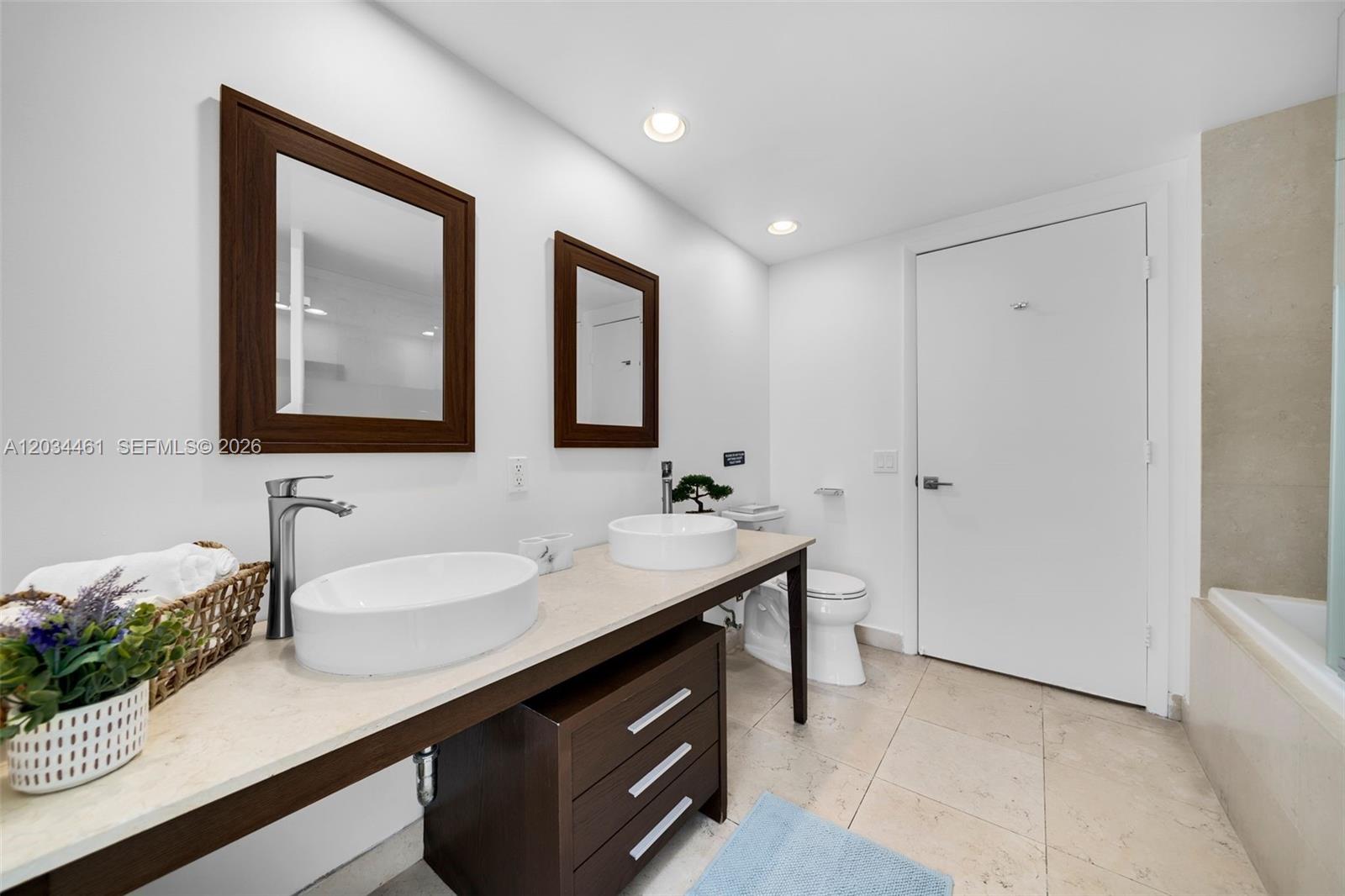 485 Brickell Avenue 1709 Property Photo 16
