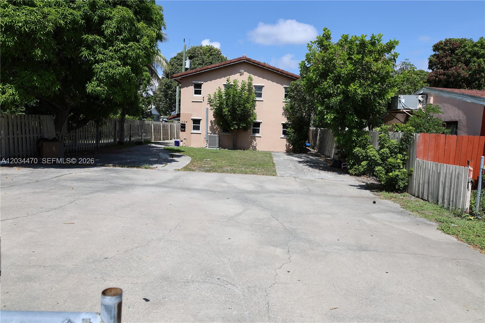 1029 S C Street Property Photo 5