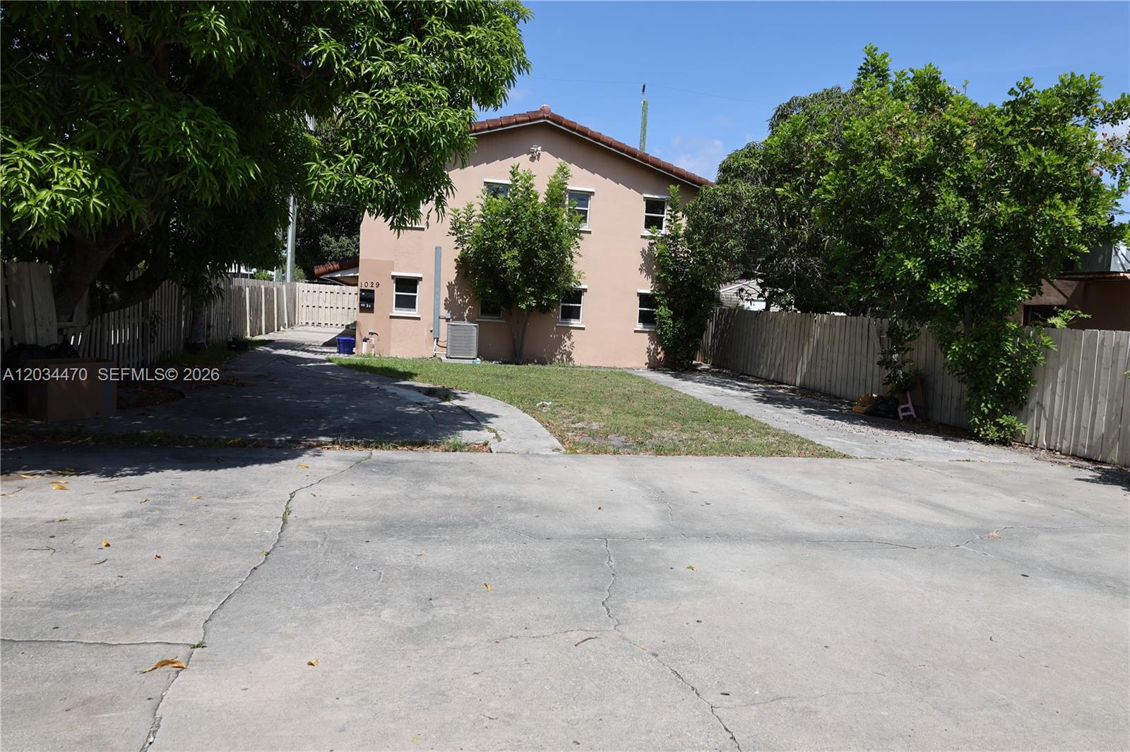 1029 S C Street Property Photo 6