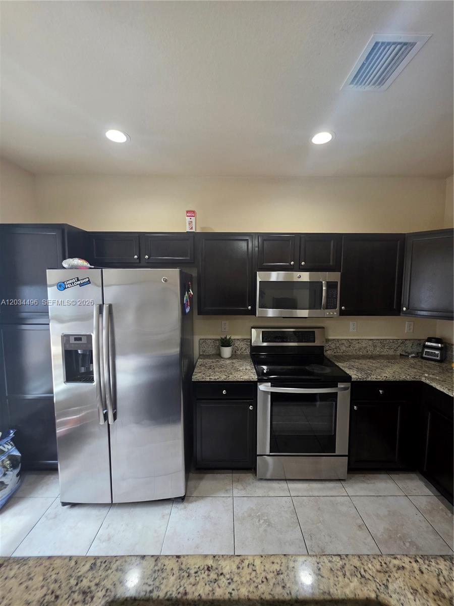 9424 Sw 171st Place Property Photo 1
