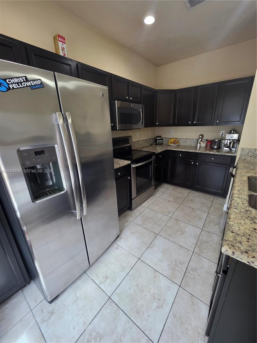 9424 Sw 171st Place Property Photo 2