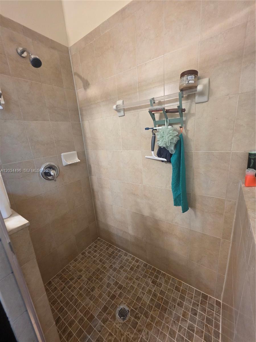 9424 Sw 171st Place Property Photo 8