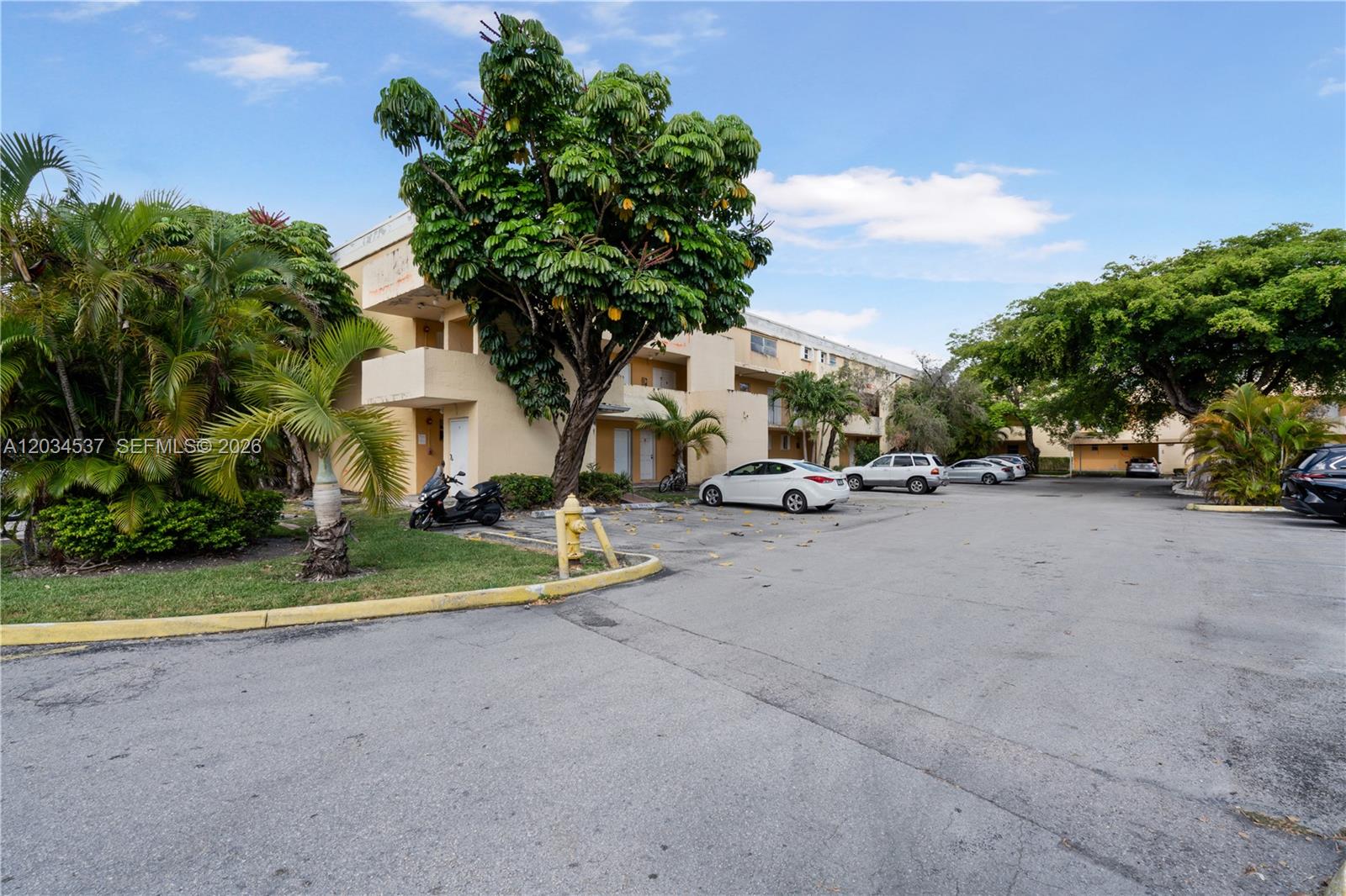9371 Fontainebleau Boulevard I204 Property Photo 1
