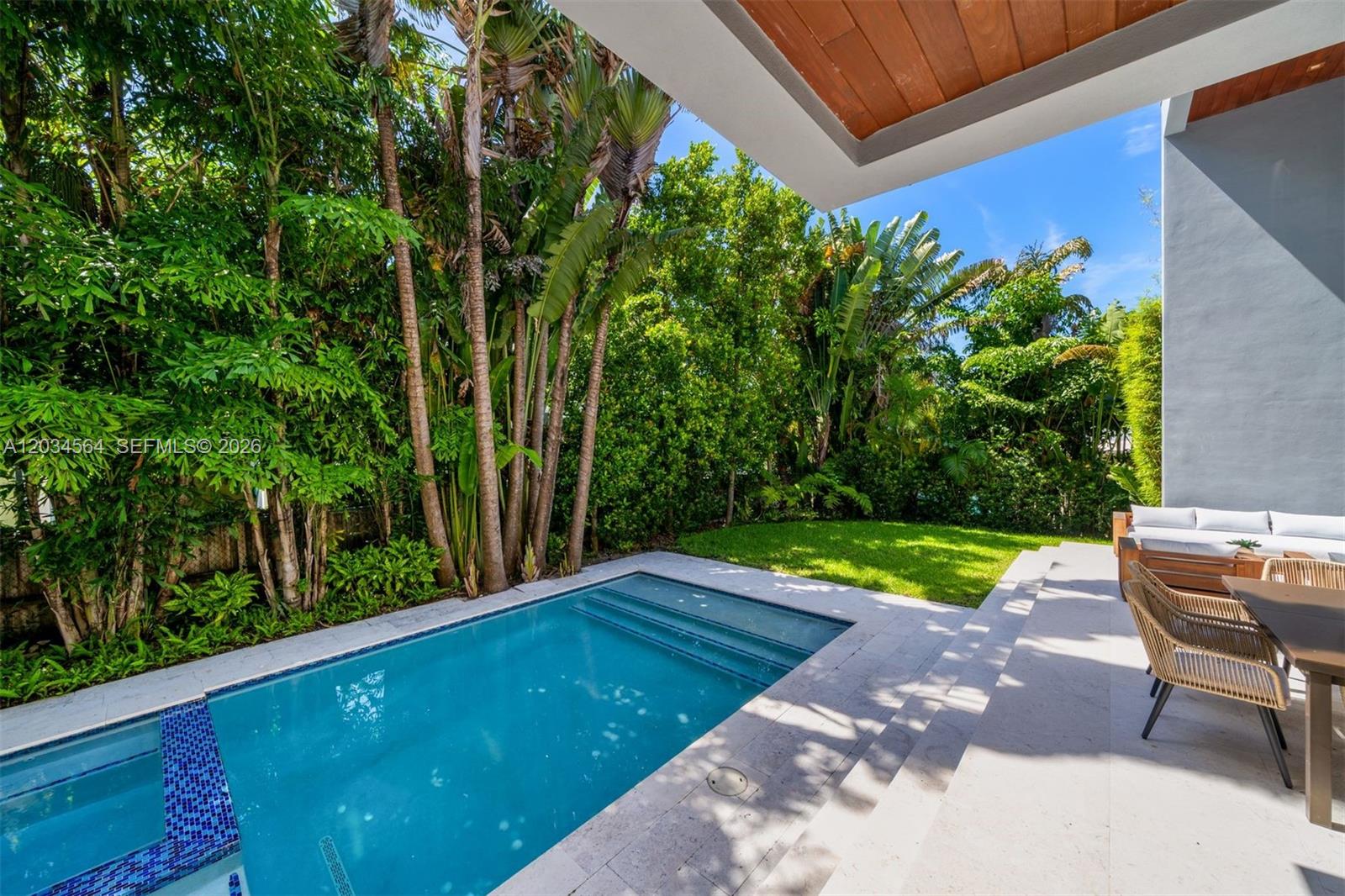 425 Harbor Drive Property Photo 8