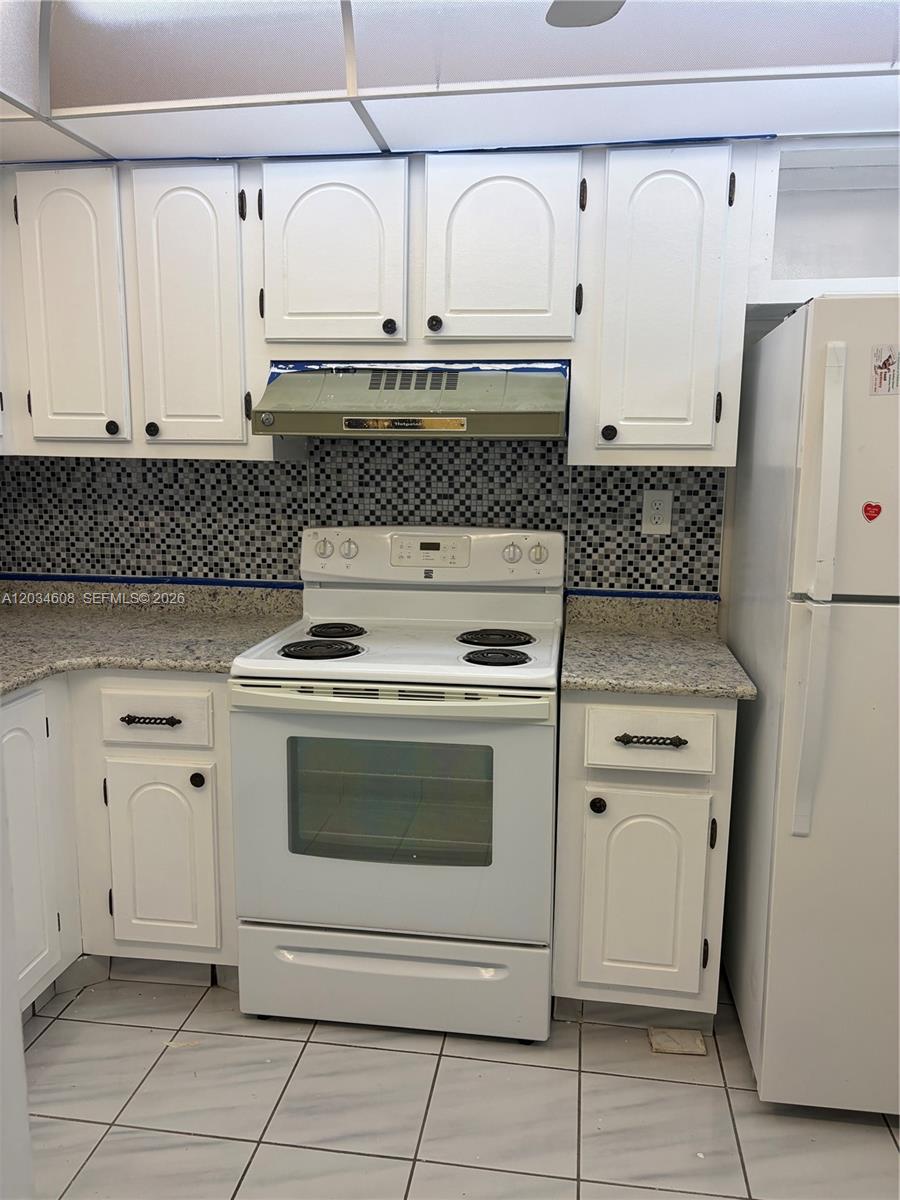 8990 S Hollybrook Boulevard 106 Property Photo 25