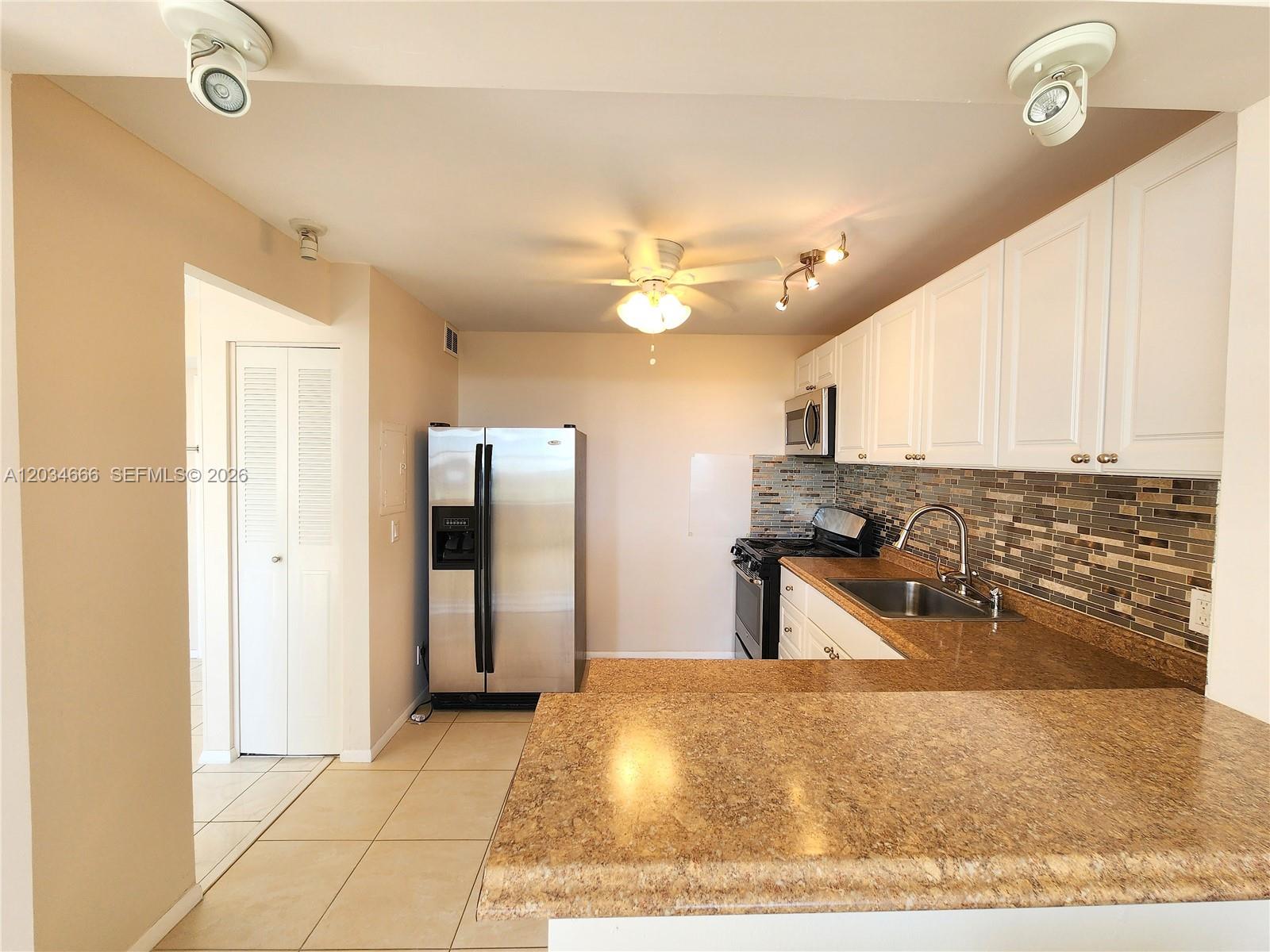 2025 Ne 164th Street 503 Property Photo 7