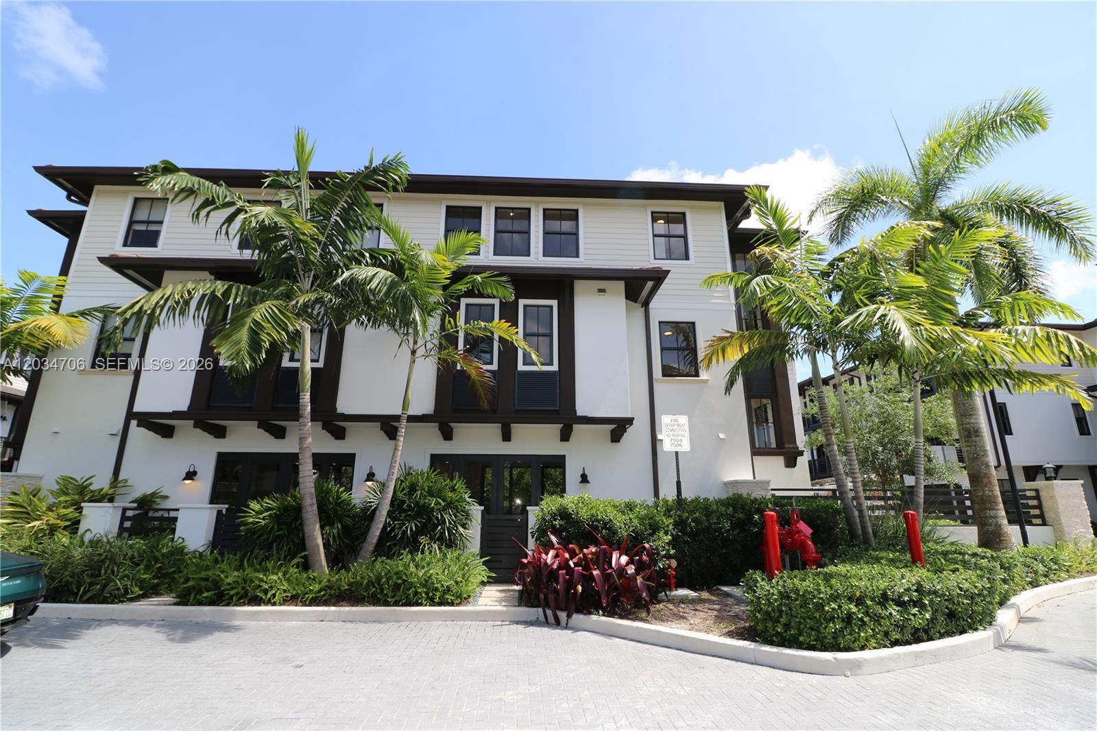 7504 Sw 100th Street Property Photo 1