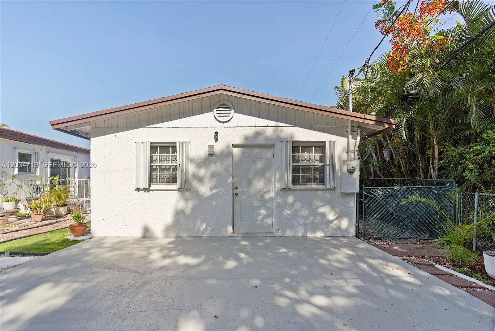6801 Sw 27th Street Property Photo 24
