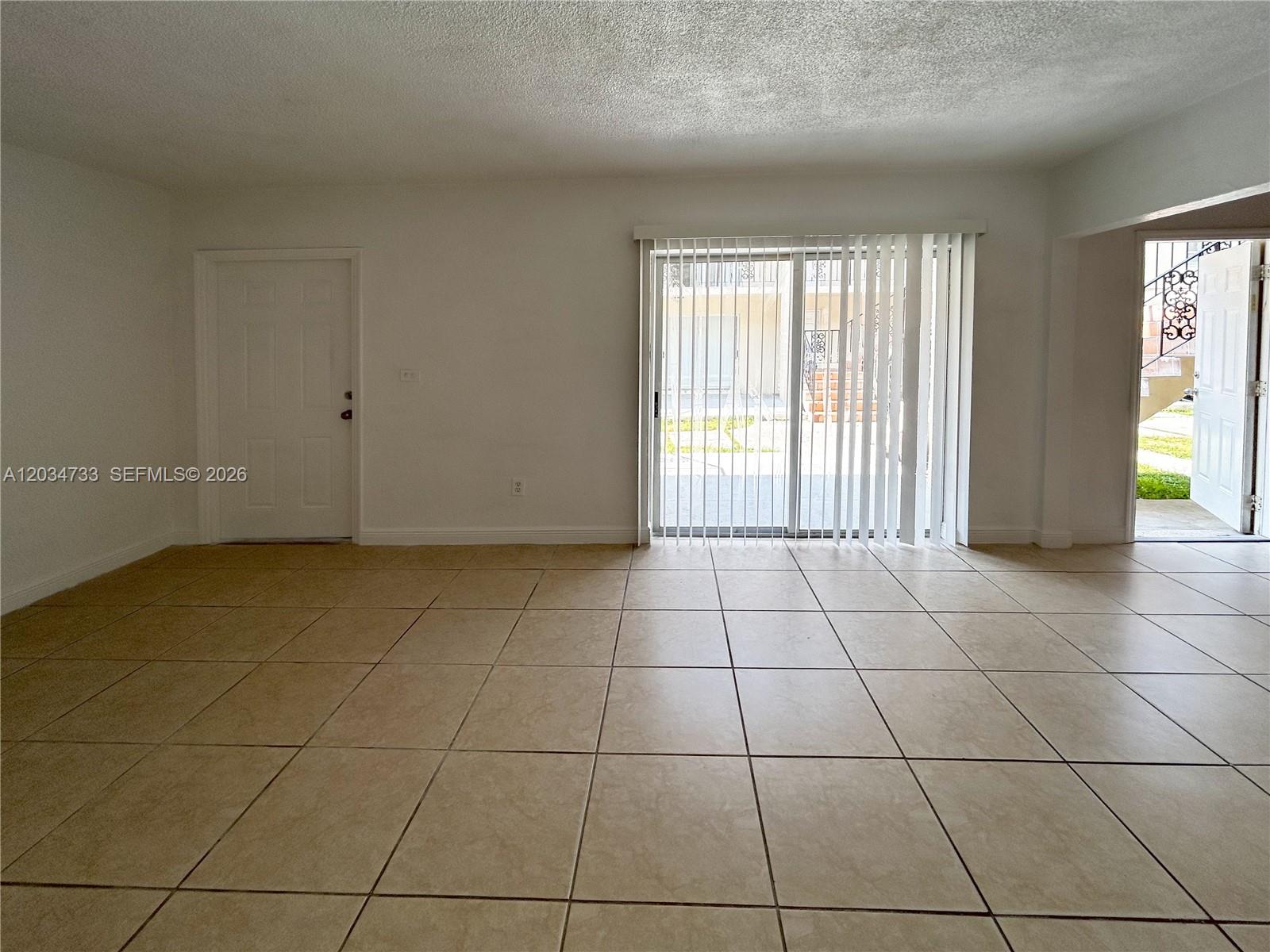 8287 Ne Miami Court 102 Property Photo 4