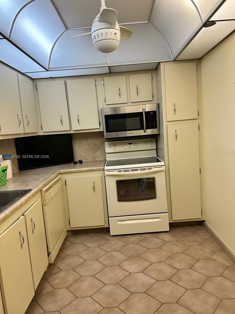 900 Saint Charles Place 708 Property Photo 2