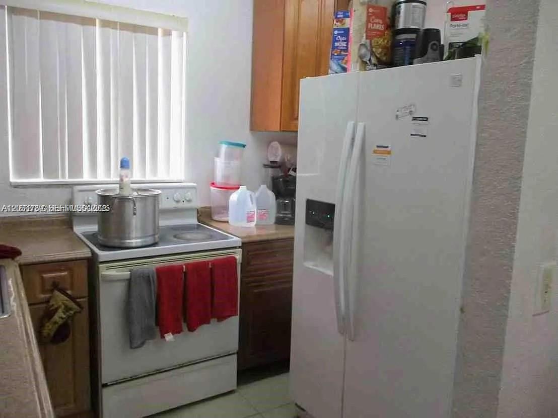 10040 Nw 8th Avenue Property Photo 5