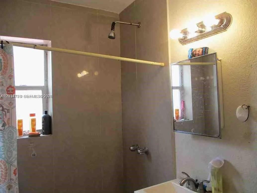 10040 Nw 8th Avenue Property Photo 12