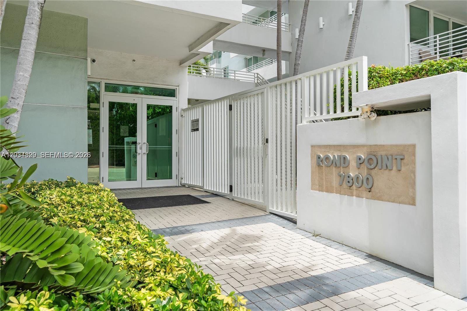 7800 Collins Avenue 508 Property Photo 1