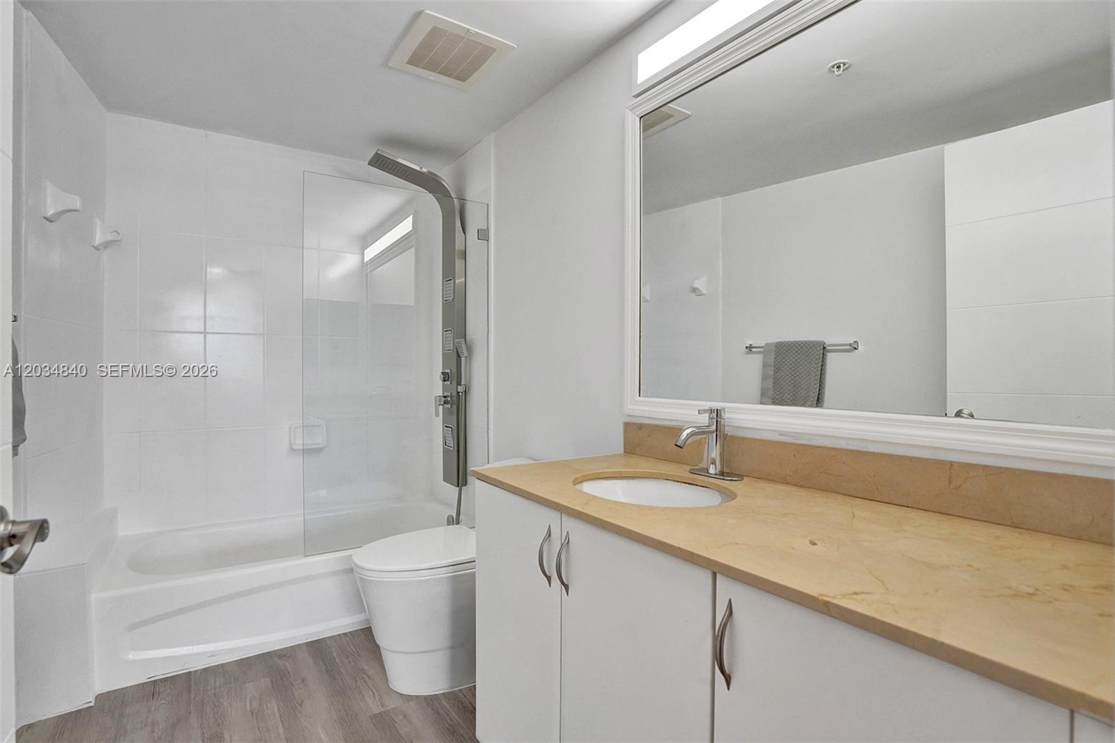 1750 N Bayshore Drive 3802 Property Photo 10