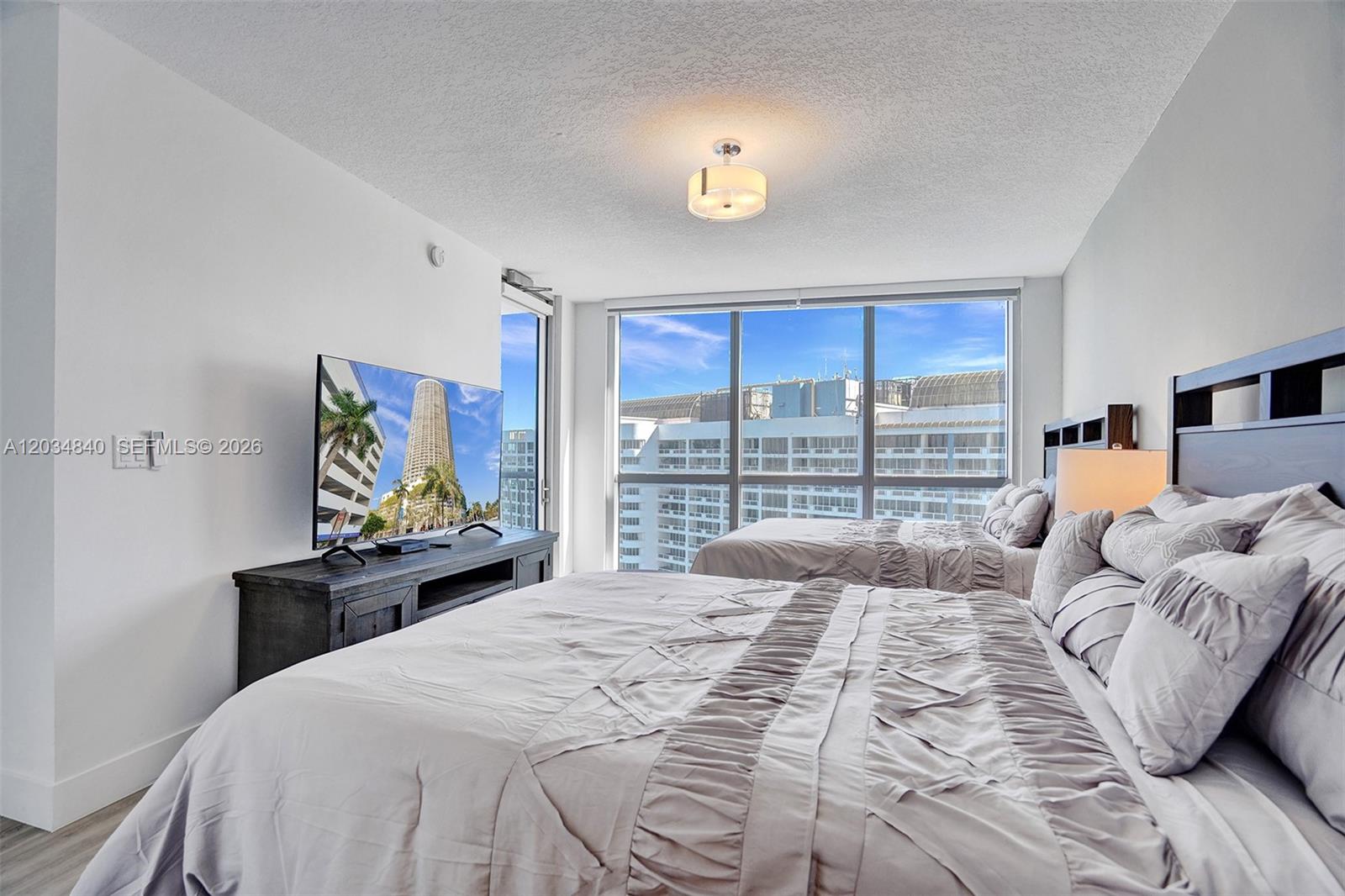 1750 N Bayshore Drive 3802 Property Photo 12