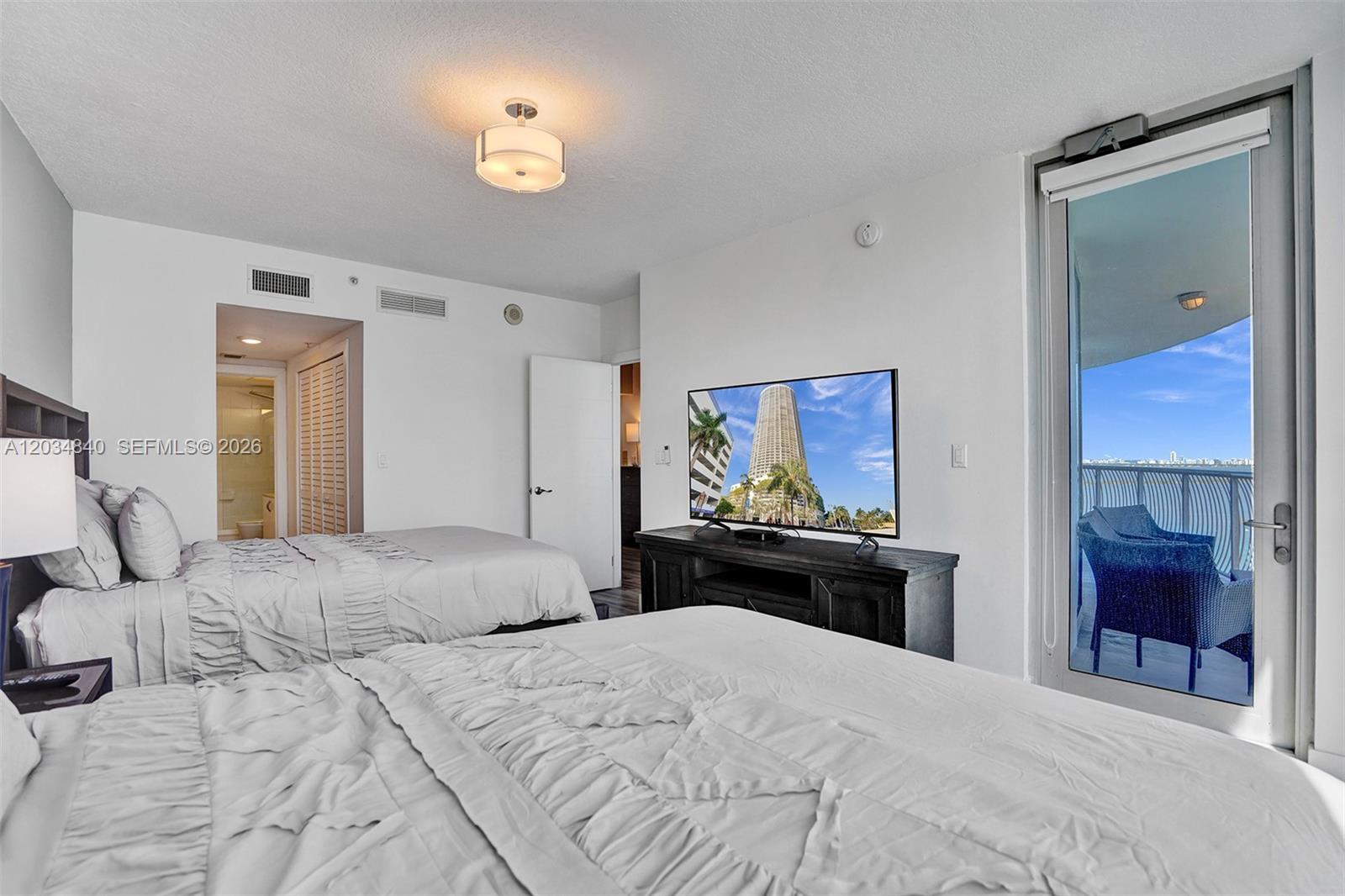 1750 N Bayshore Drive 3802 Property Photo 15