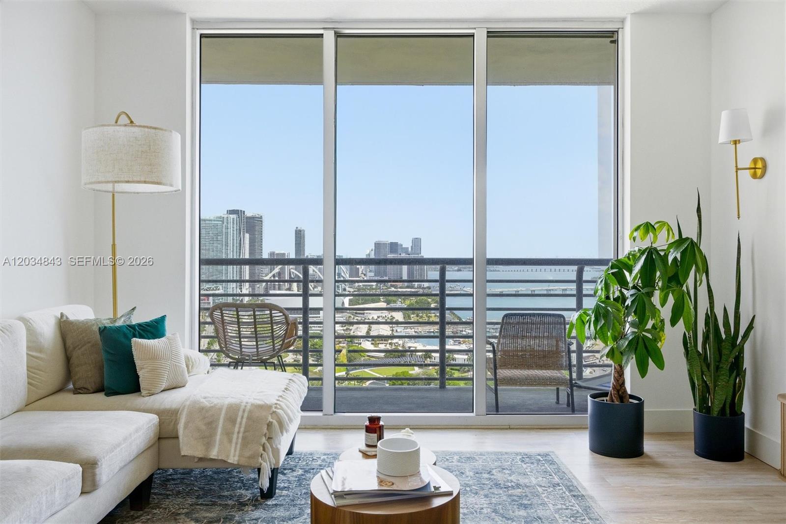 325 S Biscayne Boulevard 4022 Property Photo 1