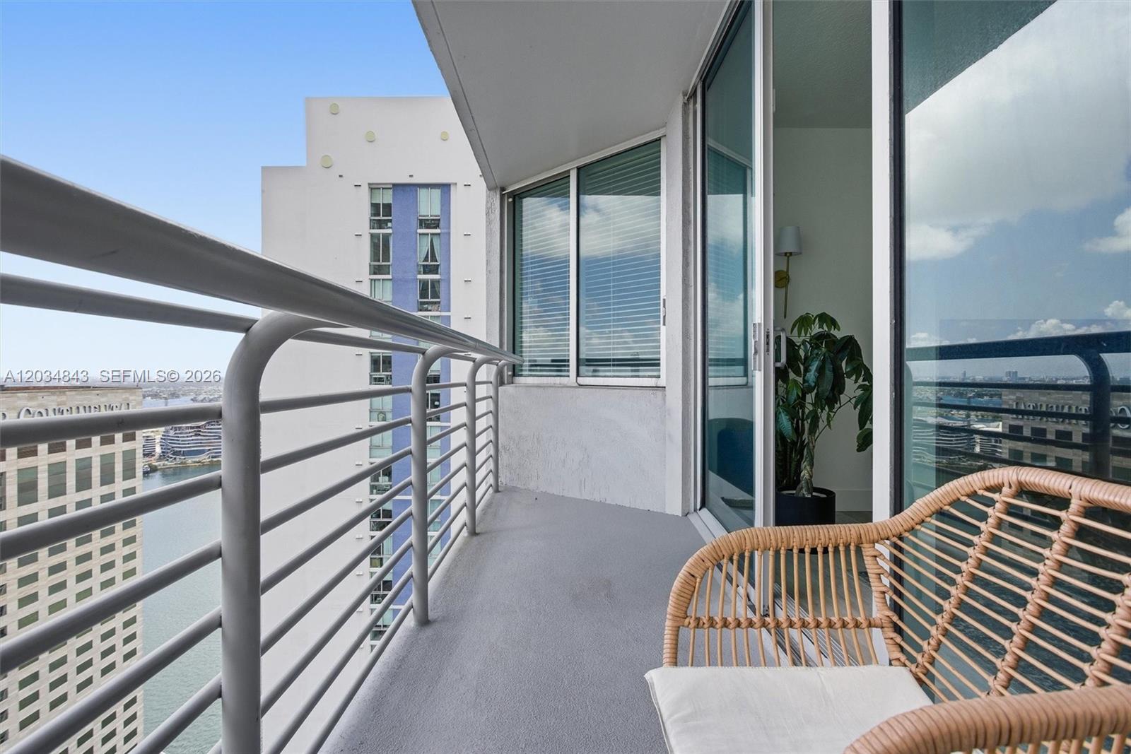 325 S Biscayne Boulevard 4022 Property Photo 5