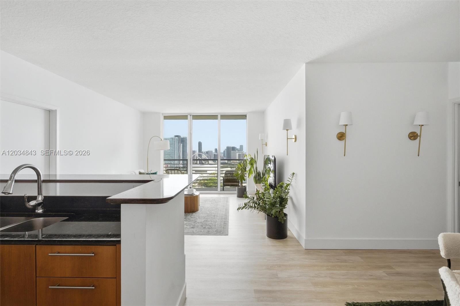325 S Biscayne Boulevard 4022 Property Photo 7