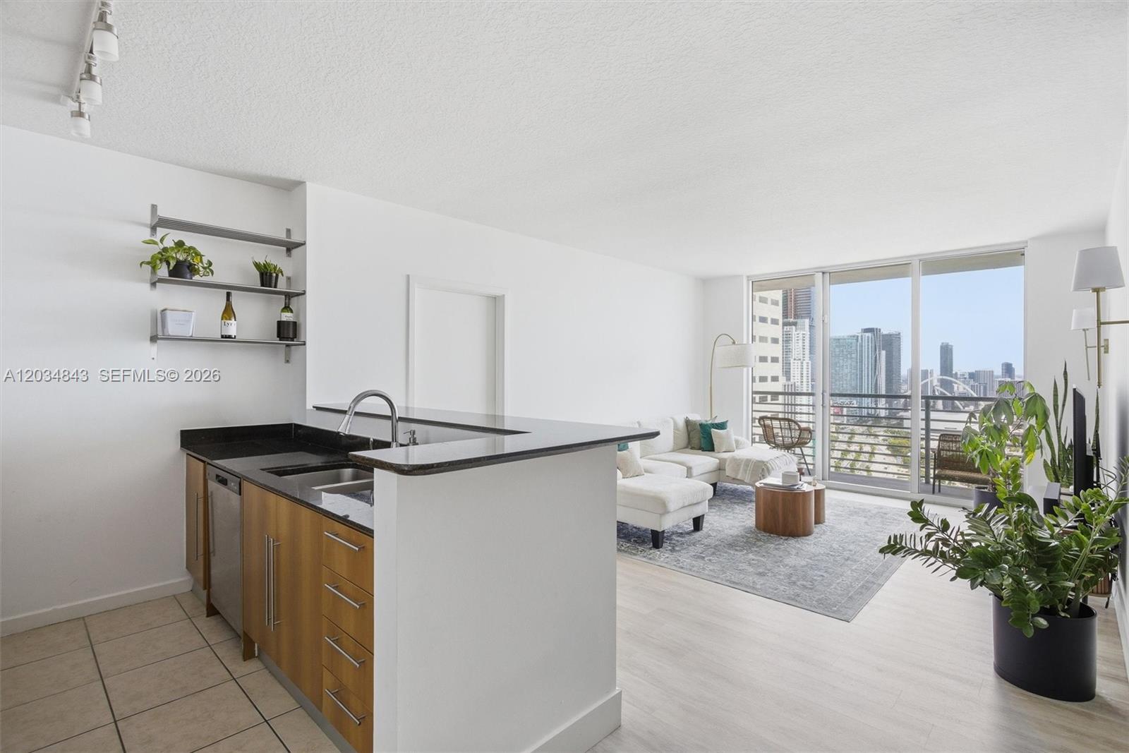 325 S Biscayne Boulevard 4022 Property Photo 10
