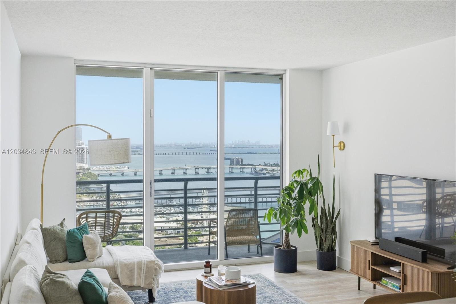 325 S Biscayne Boulevard 4022 Property Photo 15