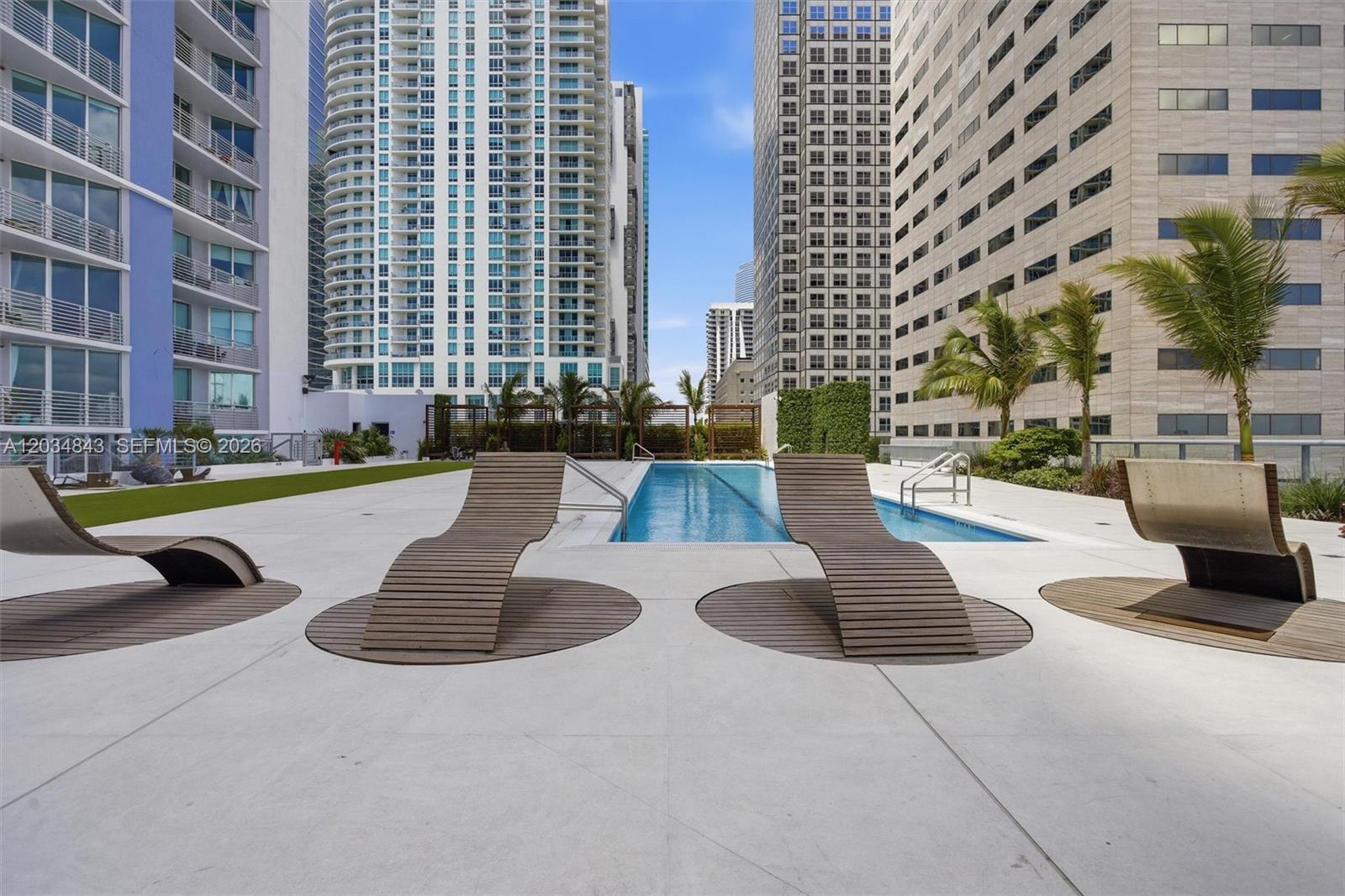 325 S Biscayne Boulevard 4022 Property Photo 32