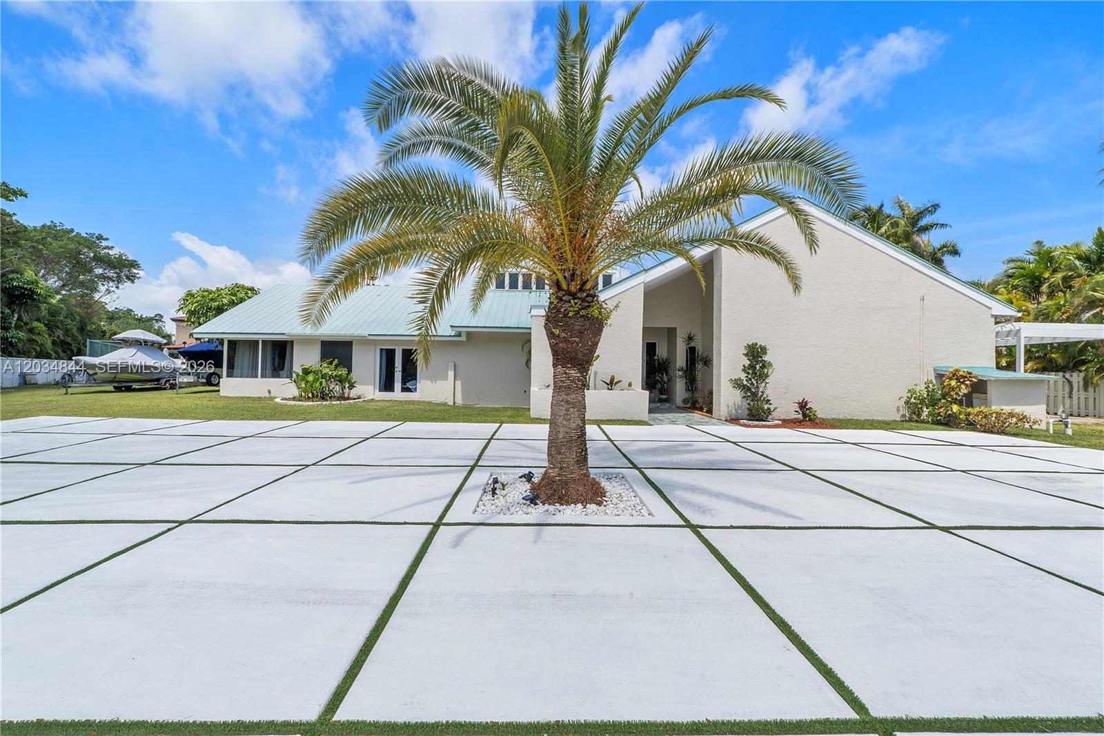 17640 Old Cutler Road Property Photo 3