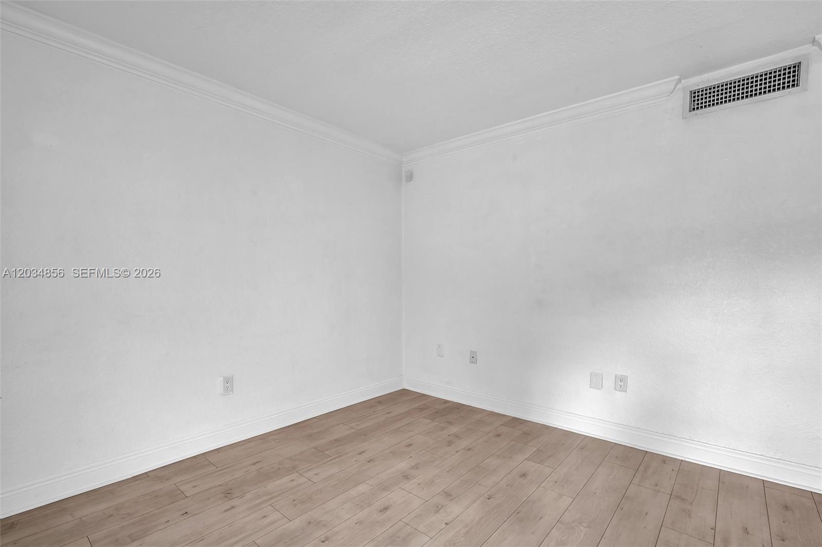 3245 Virginia Street 24 Property Photo 3