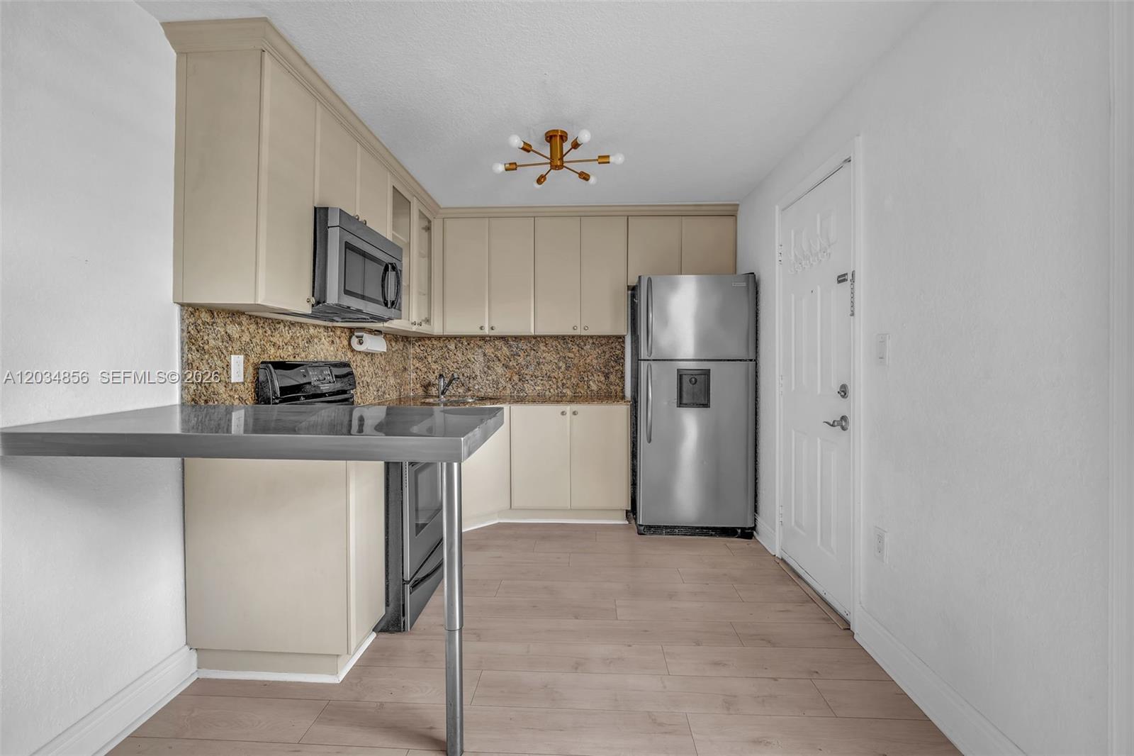 3245 Virginia Street 24 Property Photo 6