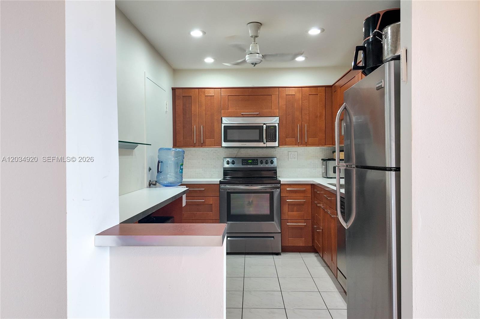 1950 S Ocean Drive 5b Property Photo 3