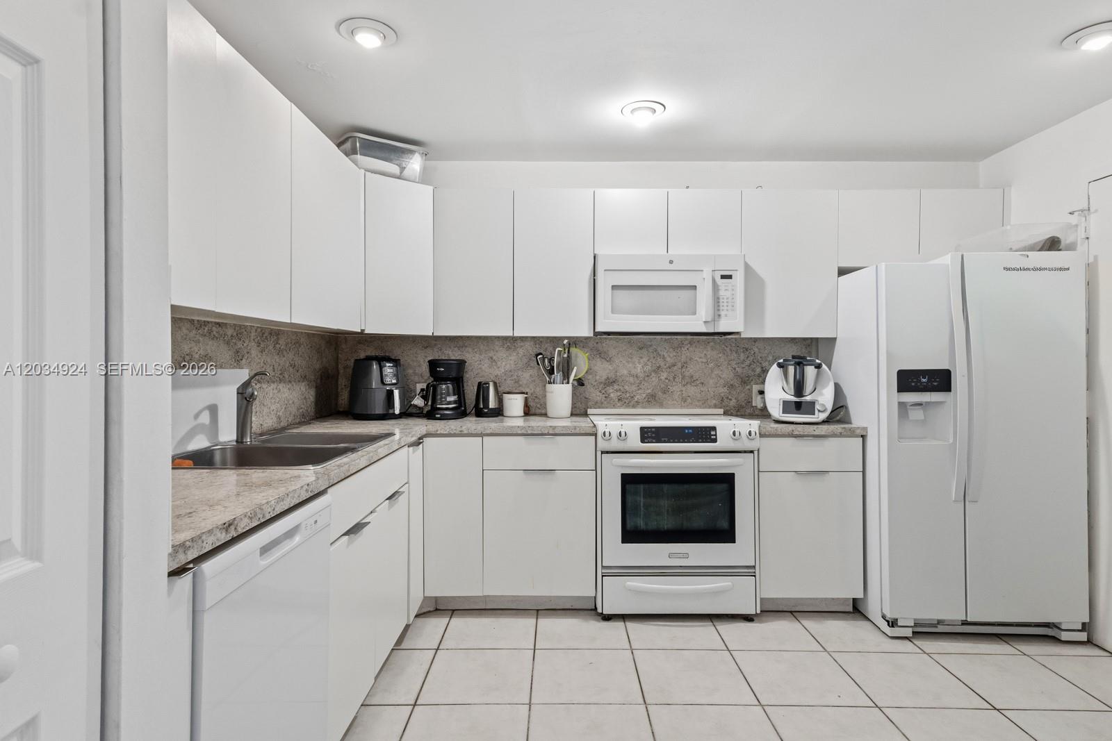 575 Crandon Boulevard 413 Property Photo 7