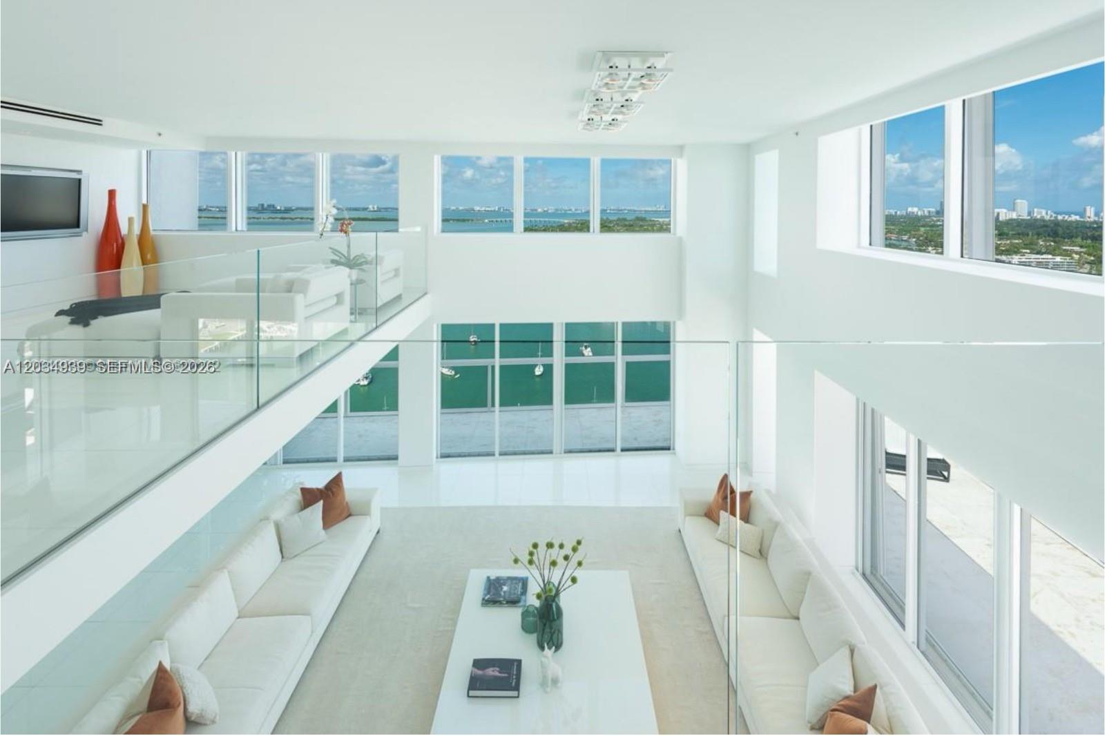 10 Venetian Way Ph04 Property Photo 10