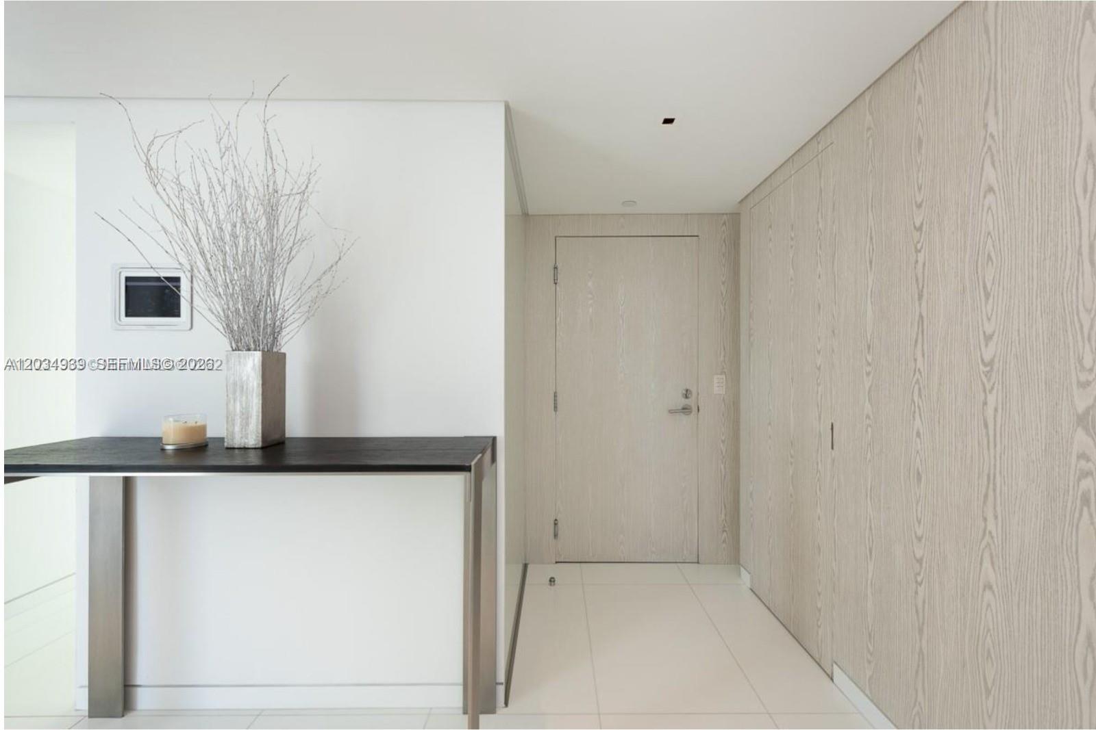 10 Venetian Way Ph04 Property Photo 32