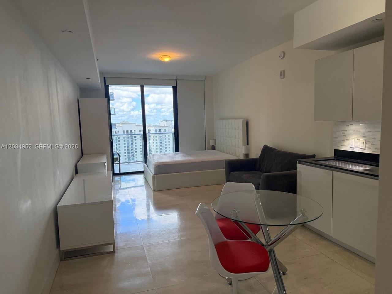 1010 Brickell Avenue 3810 Property Photo 2