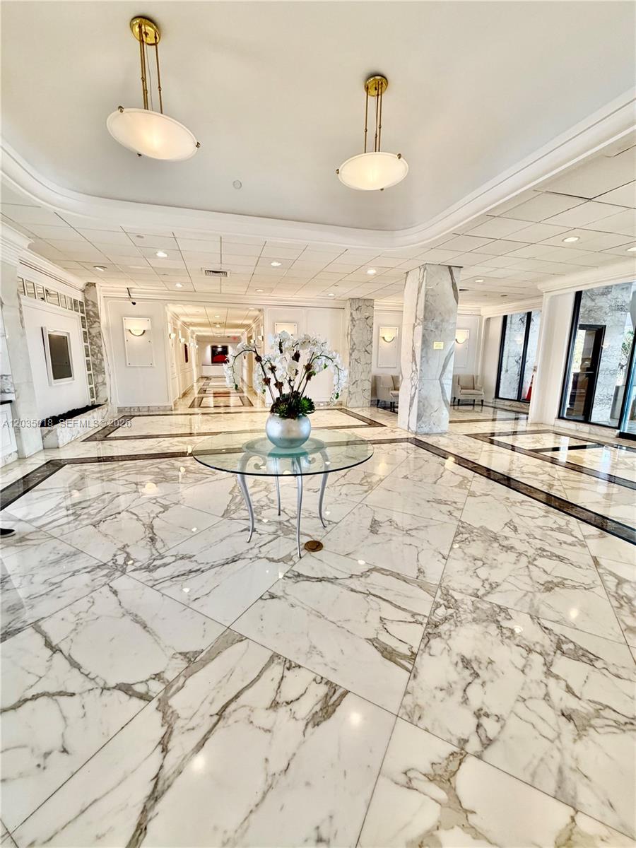 5700 Collins Avenue 14m Property Photo 2