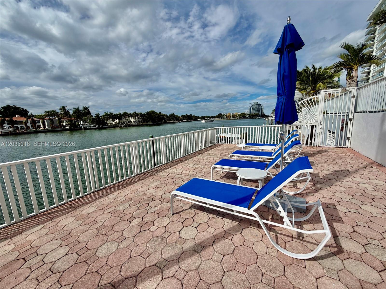 5700 Collins Avenue 14m Property Photo 4