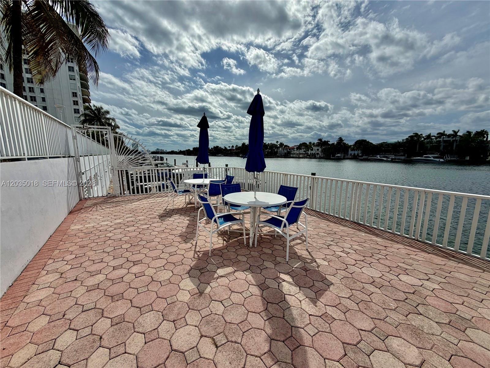 5700 Collins Avenue 14m Property Photo 5