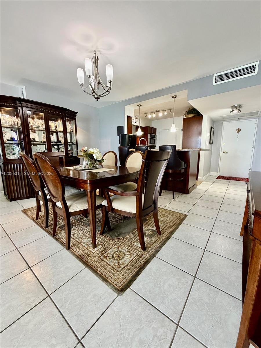 5700 Collins Avenue 14m Property Photo 12