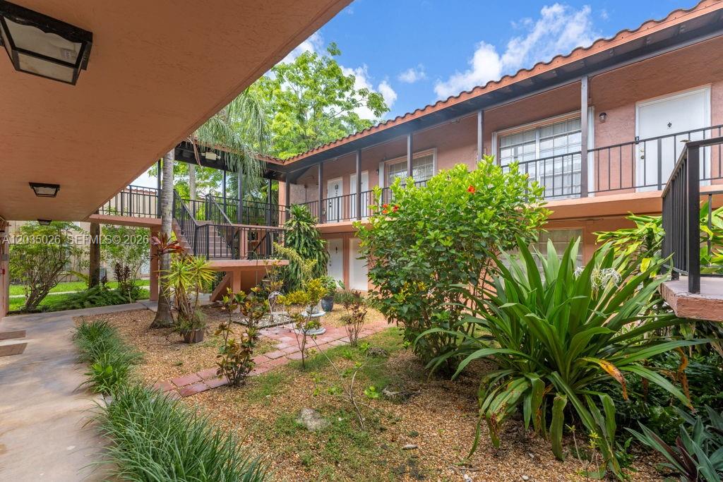 10832 N Kendall Drive U1 Property Photo 2