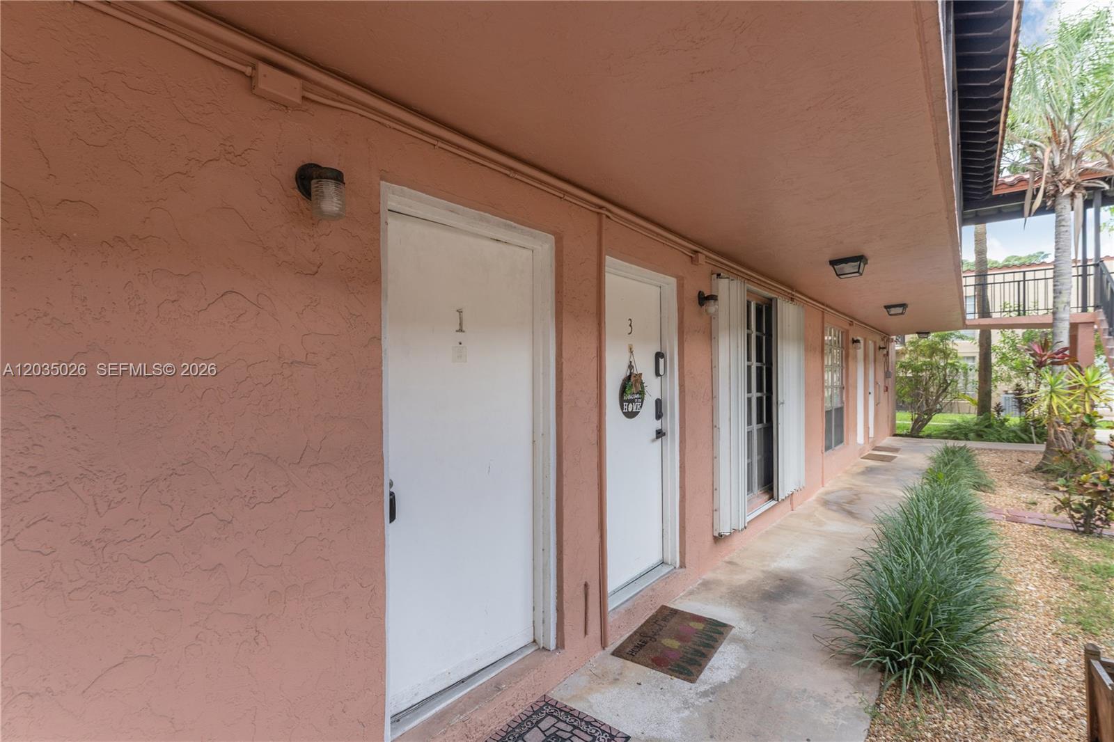 10832 N Kendall Drive U1 Property Photo 3
