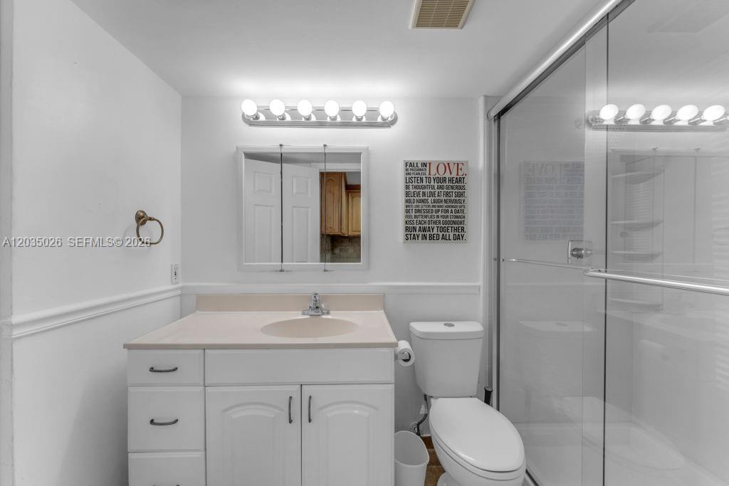 10832 N Kendall Drive U1 Property Photo 14