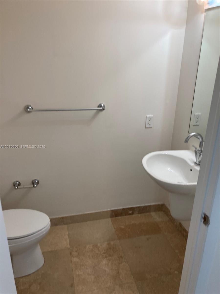 41 Se 5th Street 1104 Property Photo 7