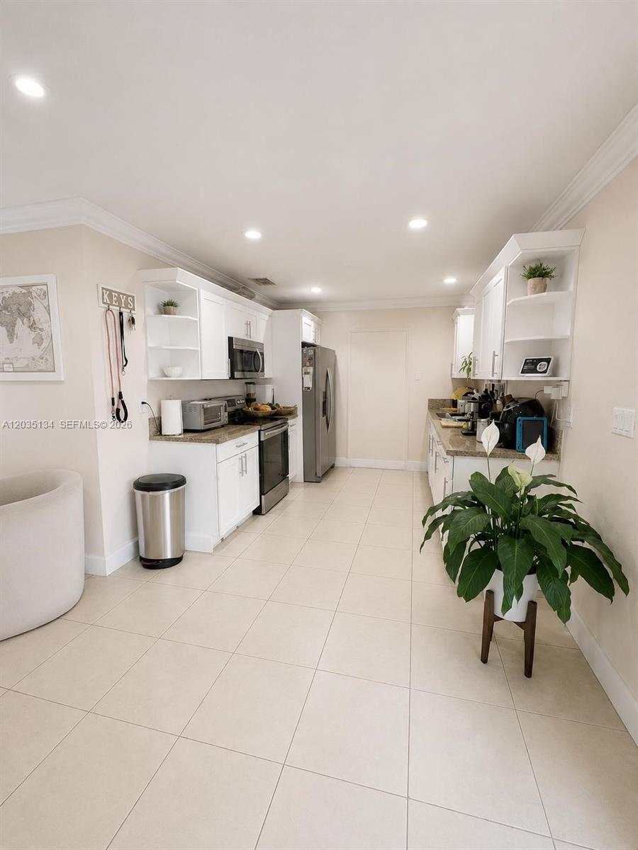 9515 Dominican Drive Property Photo 3