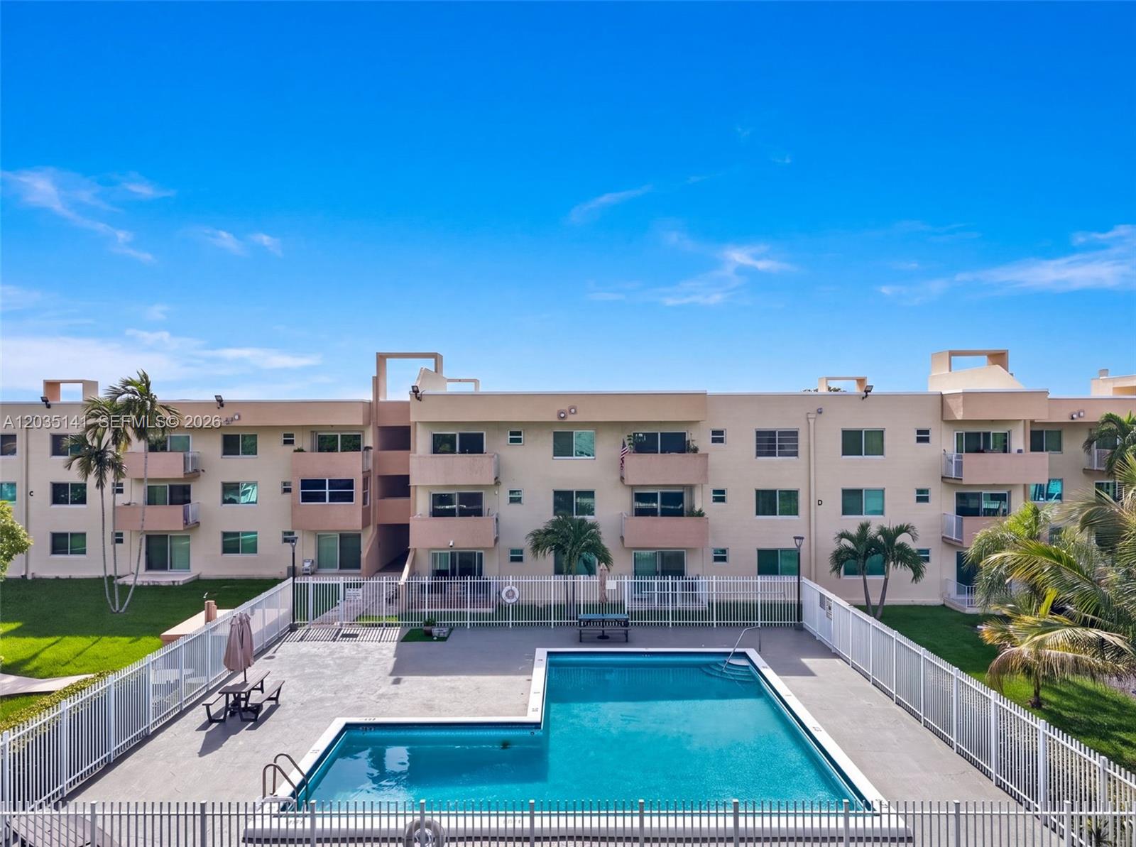 10300 Coral Way C25 Property Photo 29