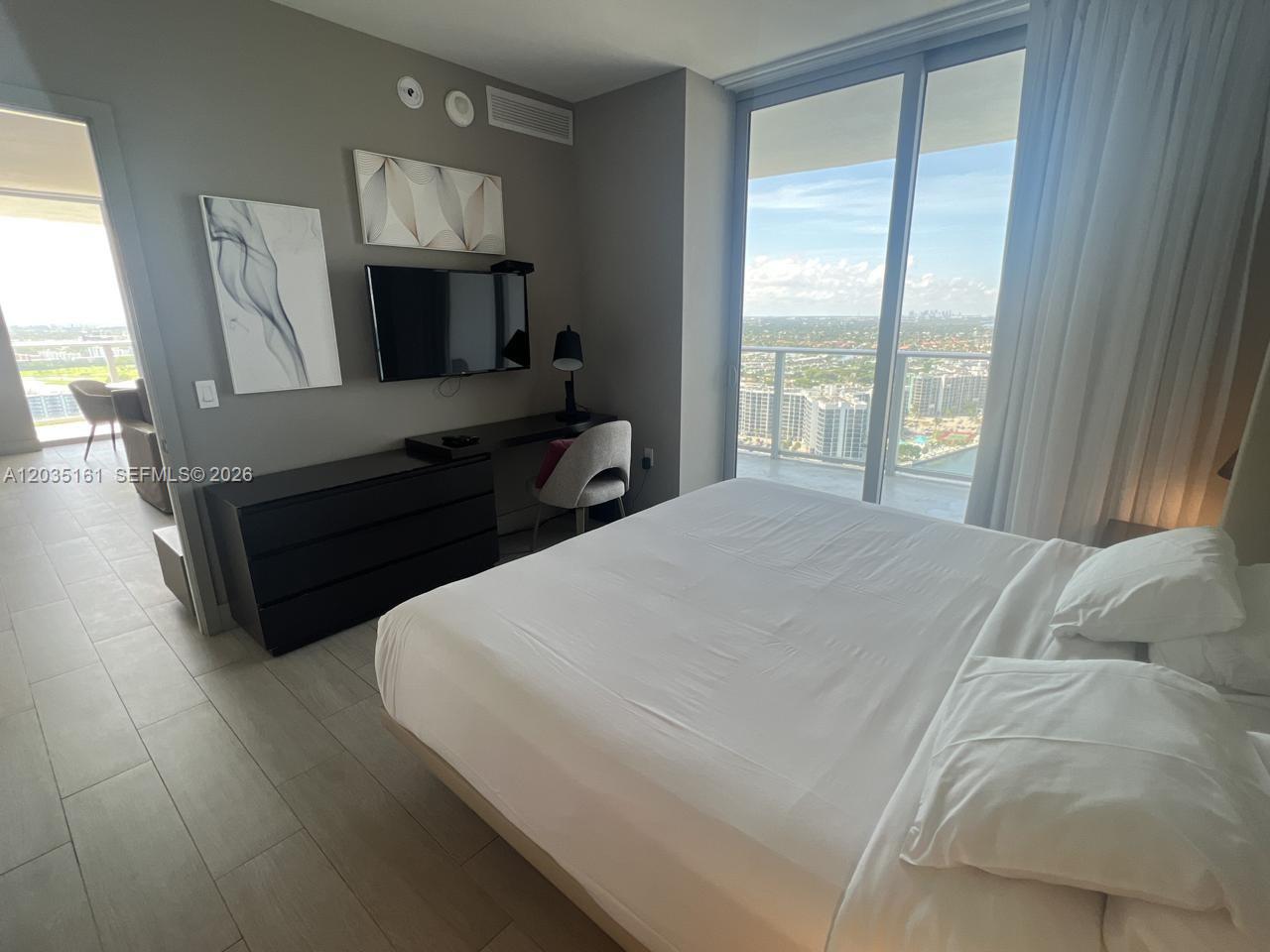 4010 S Ocean Drive R2402 Property Photo 16