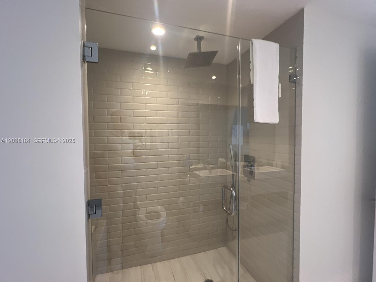 4010 S Ocean Drive R2402 Property Photo 18