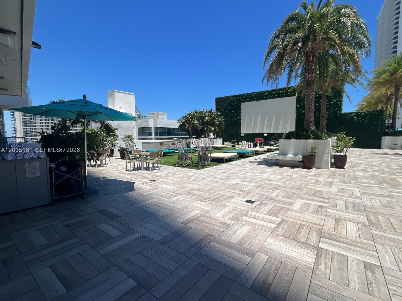 4010 S Ocean Drive R2402 Property Photo 27